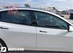 تسلا موديل 3